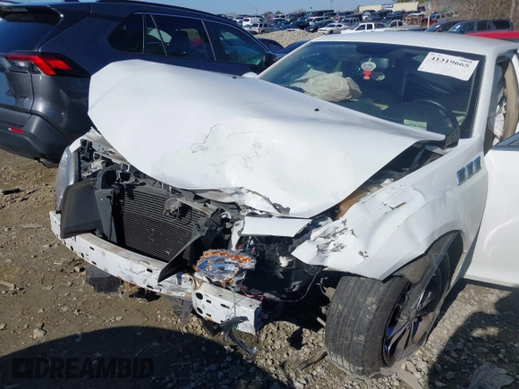 2013 Chrysler 300 with VIN 2C3CCAAG0DH657568, listed as a IAAI auction lot 41319665 with 213,034 mi miles. Bid and sale history available at carsss.com. Image 6.