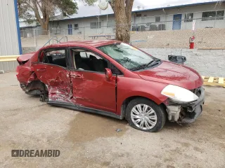 2011 Nissan Versa S z VIN 3N1BC1AP7BL463683, wystawiony jako Copart lot #57784065 z przebiegiem 110 937 mil mil oraz Szkoda całkowita • Salvage title. Historia ofert i sprzedaży dostępna na DreamBid. Obrazek 4.