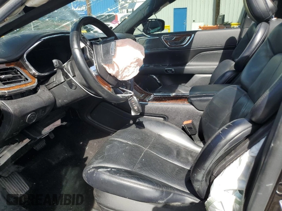 2019 Lincoln Continental Select z VIN 1LN6L9SK4K5606004, wystawiony jako Copart lot #48584395 z przebiegiem 110 917 mil mil oraz Szkoda całkowita • Salvage title. Historia ofert i sprzedaży dostępna na DreamBid. Obrazek 7.