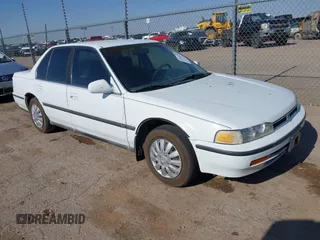 1993 Honda Accord z VIN 1HGCB765XPA035041, wystawiony jako IAAI lot #42220779 z przebiegiem 322 426 mil mil oraz . Historia ofert i sprzedaży dostępna na DreamBid. Obrazek 1.