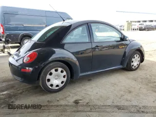 2010 Volkswagen New Beetle Coupe with VIN 3VWPG3AG8AM036554, listed as a Copart auction lot 52403365 with 138,857 mi miles and Salvage Title. Bid and sale history available at carsss.com. Image 3.