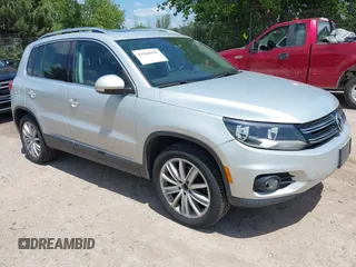 2013 Volkswagen Tiguan SE с VIN WVGBV3AX3DW607824, выставлен на аукционе IAAI как лот 42568392 с пробегом 128 459 миль миль и . История ставок и продаж доступна на DreamBid. Изображение 1.