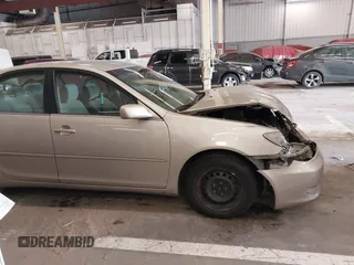 2006 Toyota Camry STD z VIN 4T1BE32K66U659112, wystawiony jako IAAI lot #42083932 z przebiegiem 217 645 mil mil oraz . Historia ofert i sprzedaży dostępna na DreamBid. Obrazek 13.