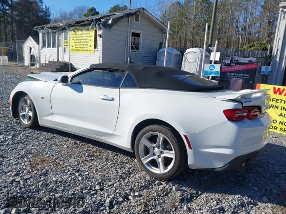 2019 Chevrolet Camaro 1LT with VIN 1G1FB3DXXK0124754, listed as a IAAI auction lot 41169480 with 81,727 mi miles. Bid and sale history available at carsss.com. Image 3.