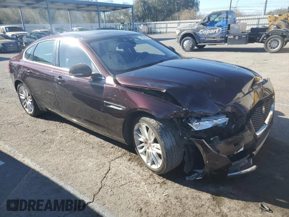 2017 Jaguar XF 35t Prestige with VIN SAJBE4BV3HCY45138, listed as a Copart auction lot 82504763 with 58,693 mi miles. Bid and sale history available at carsss.com. Image 4.