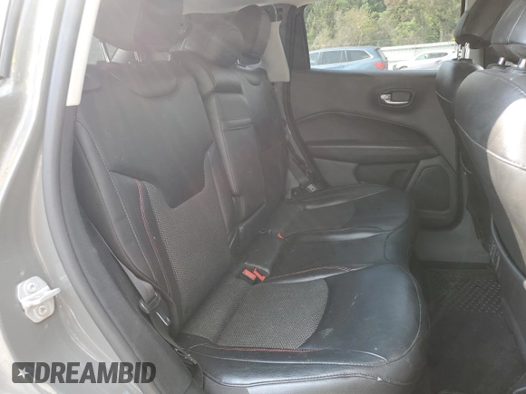 2020 Jeep Compass Trailhawk z VIN 3C4NJDDB4LT106769, wystawiony jako Copart lot #63082475 z przebiegiem 82 390 mil mil oraz Szkoda całkowita • Salvage title. Historia ofert i sprzedaży dostępna na DreamBid. Obrazek 11.