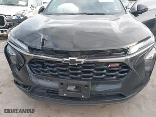 2025 Chevrolet Trax 2RS with VIN KL77LJEP1SC101628, listed as a IAAI auction lot 41585757 with 11,000 mi miles. Bid and sale history available at carsss.com. Image 6.