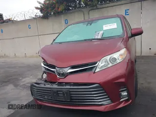 2018 Toyota Sienna XLE Auto Access Seat with VIN 5TDYZ3DC8JS932914, listed as a IAAI auction lot 41178252 with 112,009 mi miles. Bid and sale history available at carsss.com. Image 12.