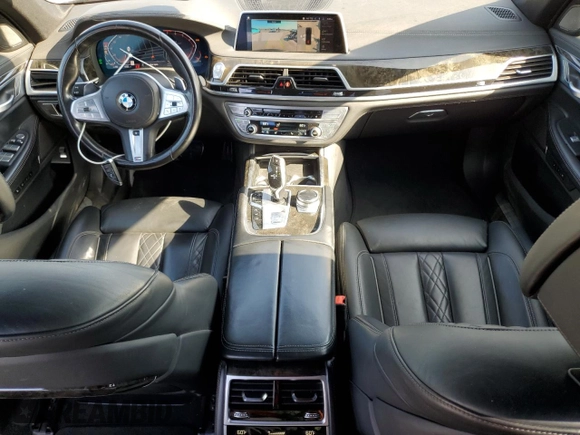 2022 BMW 7 Series 740i with VIN WBA7T2C07NCH95602, listed as a Copart auction lot 72067674 with 136,950 mi miles and Salvage Title. Bid and sale history available at carsss.com. Image 8.