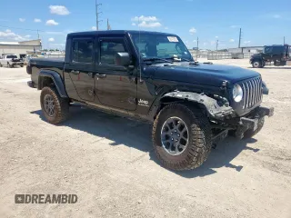 2020 Jeep Gladiator Overland z VIN 1C6HJTFG4LL106998, wystawiony jako Copart lot #62413585 z przebiegiem 71 764 mil mil oraz Szkoda całkowita • Salvage title. Historia ofert i sprzedaży dostępna na DreamBid. Obrazek 4.