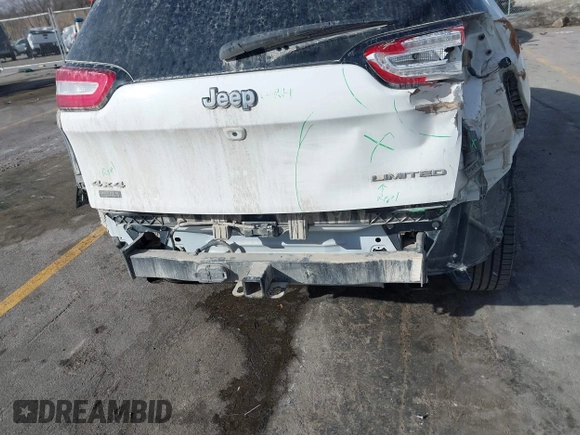 2018 Jeep Cherokee Limited with VIN 1C4PJMDXXJD522638, listed as a IAAI auction lot 41692055 with 150,701 mi miles. Bid and sale history available at carsss.com. Image 6.