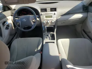 2008 Toyota Camry LE z VIN 4T1BE46K88U734590, wystawiony jako Copart lot #58566685 z przebiegiem 204 814 mil mil oraz Szkoda całkowita • Salvage title. Historia ofert i sprzedaży dostępna na DreamBid. Obrazek 8.