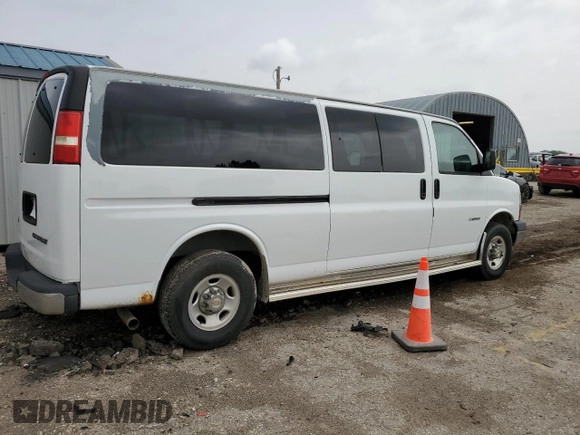 2005 Chevrolet Express Passenger with VIN 1GAHG39UX51197887, listed as a Copart auction lot 54499855 with 173,655 mi miles and Clean title. Bid and sale history available at DreamBid. Image 3.