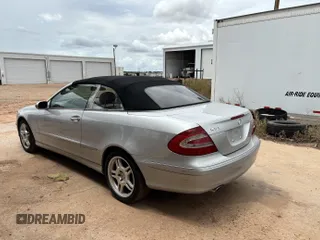 2004 Mercedes-Benz CLK 320 with VIN WDBTK65G04T026049, listed as a IAAI auction lot 42730114 with 120,122 mi miles and . Bid and sale history available at DreamBid. Image 3.