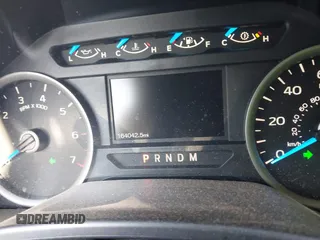 2017 Ford F-150 XL z VIN 1FTEW1EG1HKE03887, wystawiony jako IAAI lot #42399544 z przebiegiem 164 042 mil mil oraz . Historia ofert i sprzedaży dostępna na DreamBid. Obrazek 7.