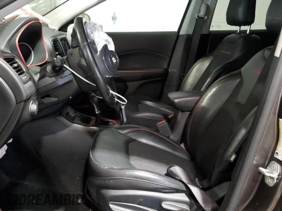 2020 Jeep Compass Trailhawk z VIN 3C4NJDDB1LT119074, wystawiony jako Copart lot #60255815 z przebiegiem 73 906 mil mil oraz Szkoda całkowita • Salvage title. Historia ofert i sprzedaży dostępna na DreamBid. Obrazek 7.