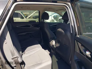 2018 Kia Sorento LX with VIN 5XYPG4A37JG431134, listed as a IAAI auction lot 41803871 with 139,818 mi miles. Bid and sale history available at carsss.com. Image 8.
