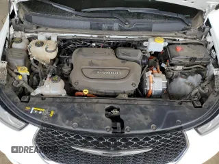 2022 Chrysler Pacifica Hybrid Limited with VIN 2C4RC1S74NR123134, listed as a Copart auction lot 57906795 with 75,648 mi miles and Salvage title. Bid and sale history available at DreamBid. Image 12.
