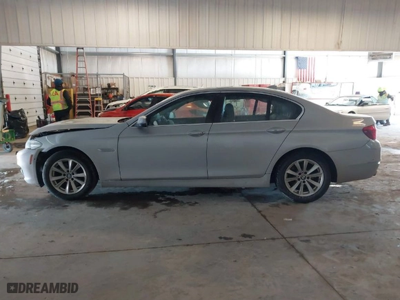 2015 BMW 5 Series 528i xDrive with VIN WBA5A7C50FG143305, listed as a IAAI auction lot 41611732 with 113,546 mi miles. Bid and sale history available at carsss.com. Image 14.