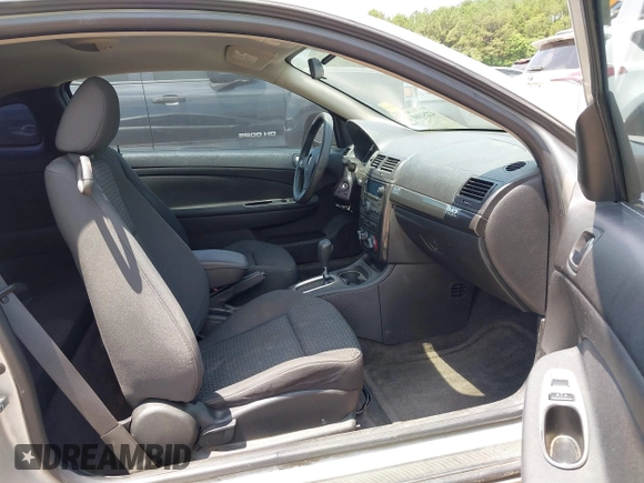 2008 Pontiac G5 z VIN 1G2AL18F687291587, wystawiony jako IAAI lot #42251860 z przebiegiem 237 334 mil mil oraz . Historia ofert i sprzedaży dostępna na DreamBid. Obrazek 5.