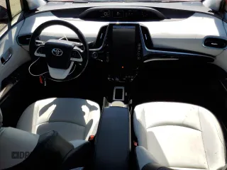 2017 Toyota Prius Plus with VIN JTDKARFP7H3007293, listed as a Copart auction lot 63872425 with 18,268 mi miles and Salvage title. Bid and sale history available at DreamBid. Image 8.