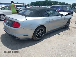 2020 Ford Mustang EcoBoost z VIN 1FATP8UH6L5106537, wystawiony jako IAAI lot #42518474 z przebiegiem 86 971 mil mil oraz . Historia ofert i sprzedaży dostępna na DreamBid. Obrazek 4.