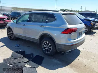 2019 Volkswagen Tiguan SE with VIN 3VV3B7AX5KM195140, listed as a IAAI auction lot 41803748 with 116,898 mi miles. Bid and sale history available at carsss.com. Image 3.