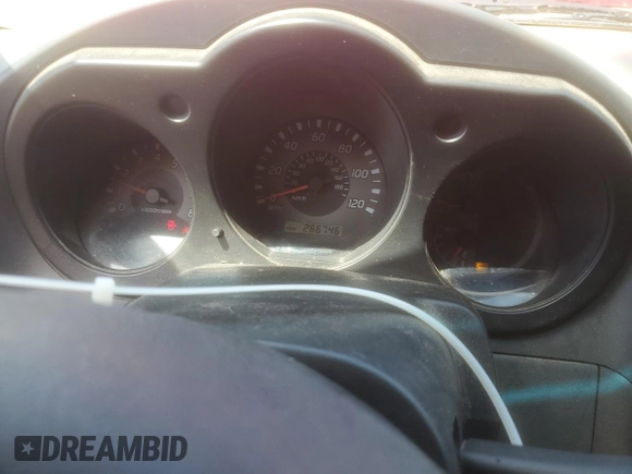 2002 Nissan Xterra XE z VIN 5N1ED28T02C583266, wystawiony jako Copart lot #56924415 z przebiegiem 266 746 mil mil oraz Szkoda całkowita • Salvage title. Historia ofert i sprzedaży dostępna na DreamBid. Obrazek 9.