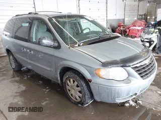 2006 Chrysler Town & Country LWB Touring with VIN 2A4GP54L66R887821, listed as a IAAI auction lot 41578005 with 133,082 mi miles. Bid and sale history available at carsss.com. Image 1.
