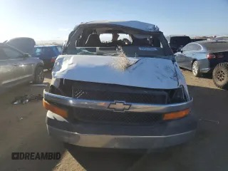 2005 Chevrolet Express Passenger with VIN 1GAHG39U851234497, listed as a Copart auction lot 77631364 with 173,891 mi miles and Salvage title. Bid and sale history available at DreamBid. Image 5.