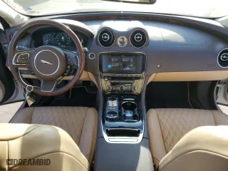 2016 Jaguar XJ with VIN SAJWA2G76G8V94421, listed as a Copart auction lot 45875293 with 55,373 mi miles. Bid and sale history available at carsss.com. Image 8.