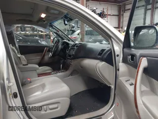 2013 Toyota Highlander Limited z VIN 5TDDK3EH3DS244711, wystawiony jako IAAI lot #41056732 z przebiegiem 156 968 mil mil oraz . Historia ofert i sprzedaży dostępna na DreamBid. Obrazek 5.
