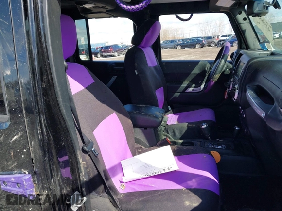 2018 Jeep Wrangler Unlimited Rubicon Recon with VIN 1C4HJWFG1JL915740, listed as a IAAI auction lot 41965305 with 73,035 mi miles and . Bid and sale history available at DreamBid. Image 5.