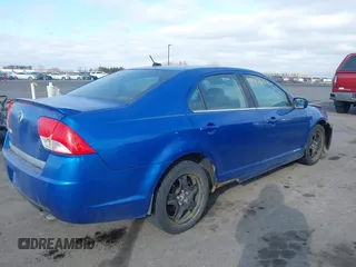 2011 Mercury Milan with VIN 3MEHM0HA7BR600584, listed as a IAAI auction lot 41456543 with 190,740 mi miles. Bid and sale history available at carsss.com. Image 4.