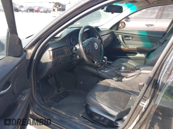 2006 BMW 3 Series 325i with VIN WBAVB13596PT26941, listed as a IAAI auction lot 42273536 with 237,900 mi miles and . Bid and sale history available at DreamBid. Image 5.