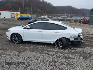 2016 Chrysler 200 S with VIN 1C3CCCBB4GN149792, listed as a IAAI auction lot 40886443 with 106,473 mi miles and . Bid and sale history available at carsss.com. Image 15.