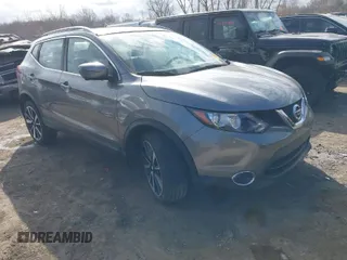 2017 Nissan Rogue Sport SL with VIN JN1BJ1CRXHW120874, listed as a IAAI auction lot 41838389 with 122,636 mi miles. Bid and sale history available at carsss.com. Image 1.