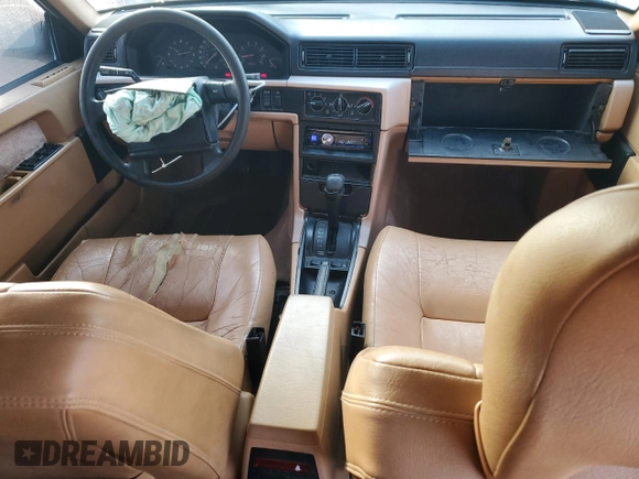 1993 Volvo 900 z VIN YV1JS8318P1140782, wystawiony jako Copart lot #41431855 z przebiegiem 141 139 mil mil oraz Szkoda całkowita • Salvage title. Historia ofert i sprzedaży dostępna na DreamBid. Obrazek 8.