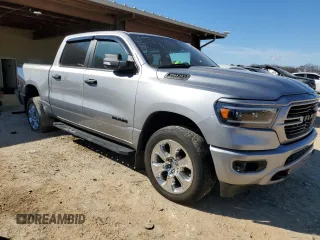 2019 Ram 1500 Big Horn z VIN 1C6SRFFT0KN765743, wystawiony jako Copart lot #46337635 z przebiegiem 77 506 mil mil oraz Szkoda całkowita • Salvage title. Historia ofert i sprzedaży dostępna na DreamBid. Obrazek 4.