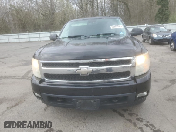 2008 Chevrolet Silverado 1500 LTZ with VIN 2GCEK19J981240990, listed as a Copart auction lot 53208325 with 194,451 mi miles and Salvage Title. Bid and sale history available at DreamBid. Image 5.