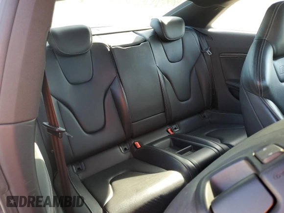 2013 Audi S5 Prestige z VIN WAUVGAFR9DA001304, wystawiony jako Copart lot #54165695 z przebiegiem 106 571 mil mil oraz Szkody całkowita. Historia ofert i sprzedaży dostępna na DreamBid. Obrazek 10.