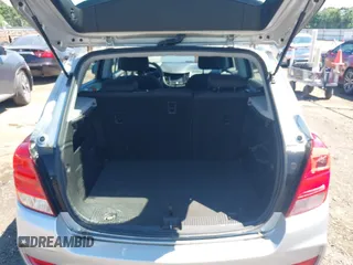 2017 Chevrolet Trax LS with VIN 3GNCJKSB3HL214328, listed as a IAAI auction lot 39628056 with 179,087 mi miles. Bid and sale history available at carsss.com. Image 8.