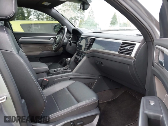2021 Volkswagen Atlas SEL with VIN 1V2SE2CA4MC229844, listed as a IAAI auction lot 41916623 with 34,618 mi miles and . Bid and sale history available at DreamBid. Image 5.