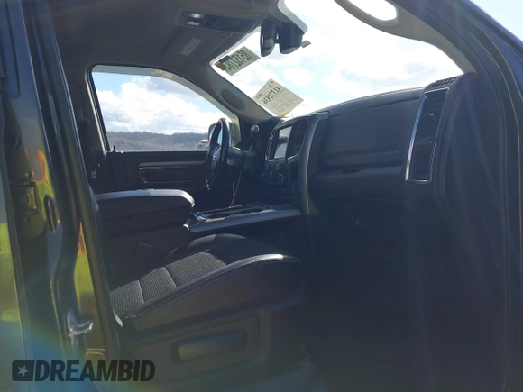 2018 Ram 2500 Big Horn with VIN 3C6UR5DLXJG341371, listed as a IAAI auction lot 41371836 with 197,924 mi miles. Bid and sale history available at carsss.com. Image 5.