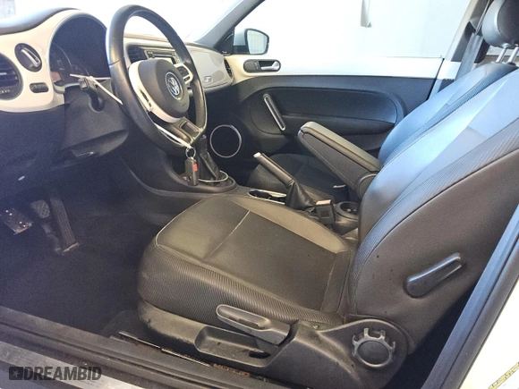 2012 Volkswagen Beetle 2.5L w/Sun/Sound/Nav PZEV with VIN 3VWHP7AT5CM638470, listed as a Copart auction lot 83471284 with 87,912 mi miles and Clean Title. Bid and sale history available at carsss.com. Image 7.