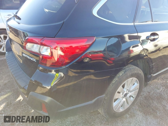 2019 Subaru Outback Premium with VIN 4S4BSAFC3K3366722, listed as a IAAI auction lot 40842109 with 62,617 mi miles. Bid and sale history available at carsss.com. Image 4.