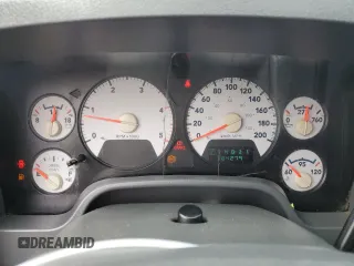 2006 Dodge 3500 SLT z VIN 3D7LX38C36G126808, wystawiony jako Copart lot #55841385 z przebiegiem 384 279 mil mil oraz Czysty tytuł • Clean title. Historia ofert i sprzedaży dostępna na DreamBid. Obrazek 9.