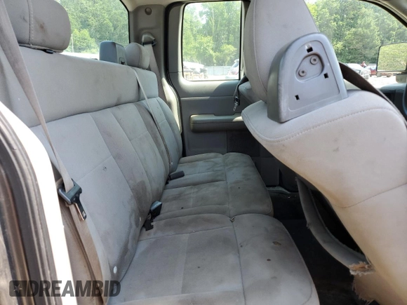 2006 Ford F-150 STX z VIN 1FTRX02WX6KB23189, wystawiony jako Copart lot #60643545 z przebiegiem 310 109 mil mil oraz Szkoda całkowita • Salvage title. Historia ofert i sprzedaży dostępna na DreamBid. Obrazek 10.