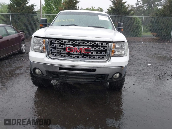2009 GMC Sierra 1500 Work Truck z VIN 1GTEC14C59Z900876, wystawiony jako IAAI lot #42240573 z przebiegiem 315 043 mil mil oraz . Historia ofert i sprzedaży dostępna na DreamBid. Obrazek 12.