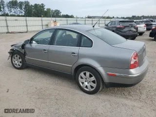 2003 Volkswagen Passat GLX with VIN WVWRH63B63E304098, listed as a Copart auction lot 71213254 with 41,925 mi miles and Salvage Title. Bid and sale history available at carsss.com. Image 2.